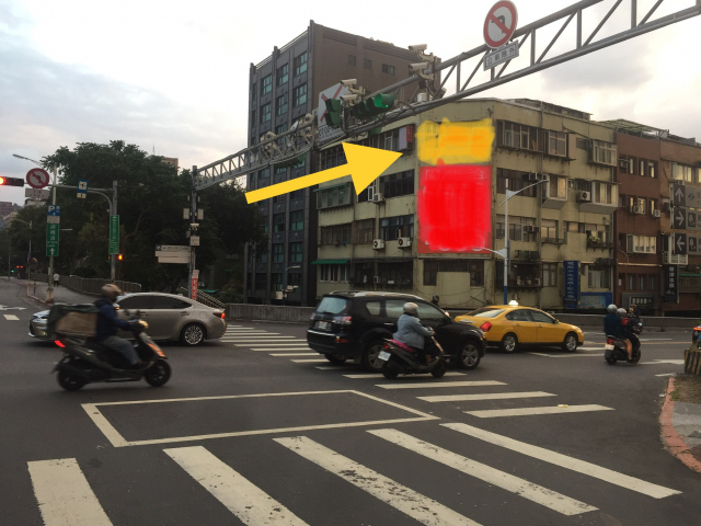 5樓牆面(黃色區塊）出租  整面(黃色加紅色區塊)另議價