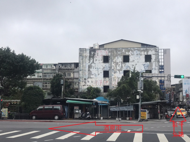 廣告牆出租(延平北路&酒泉街交叉口)